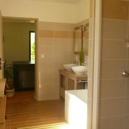 Villa En Foret Landaise Avec Jacuzzi D'interieur