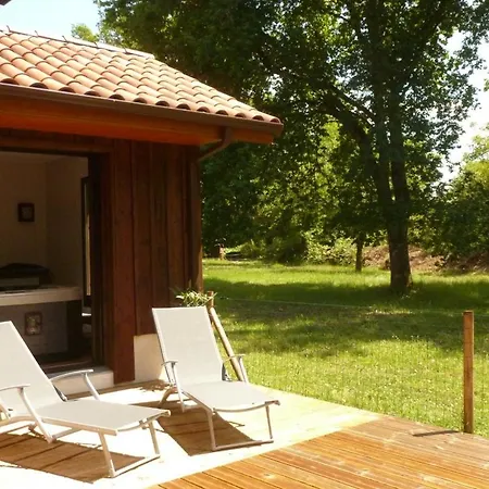 Villa En Foret Landaise Avec Jacuzzi D'interieur Pissos