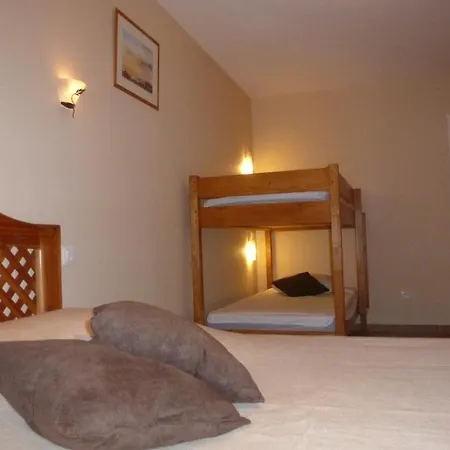 En Foret Landaise Avec Jacuzzi Dinterieur