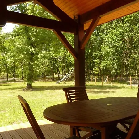 En Foret Landaise Avec Jacuzzi Dinterieur