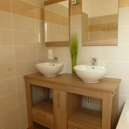 En Foret Landaise Avec Jacuzzi Dinterieur Pissos