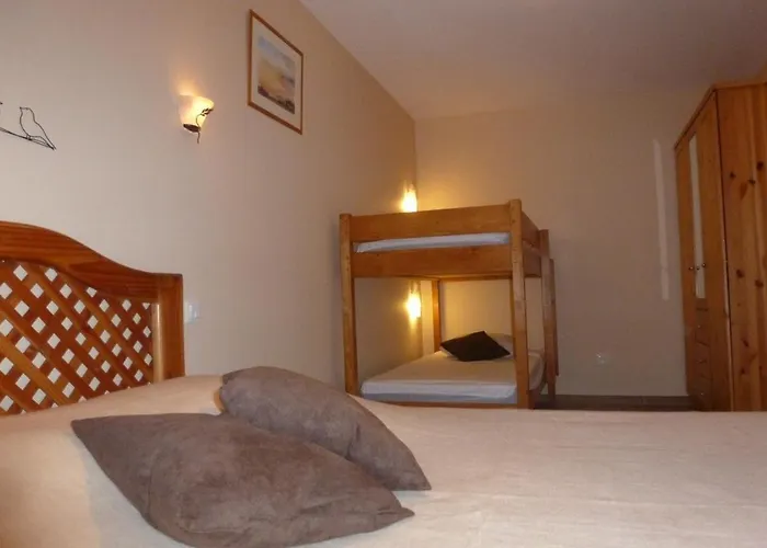 En Foret Landaise Avec Jacuzzi Dinterieur